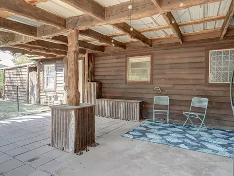 Exterior - 6 E Avenue E Hooks Tx 75561, Hooks, TX 75561 photo 4 of 10