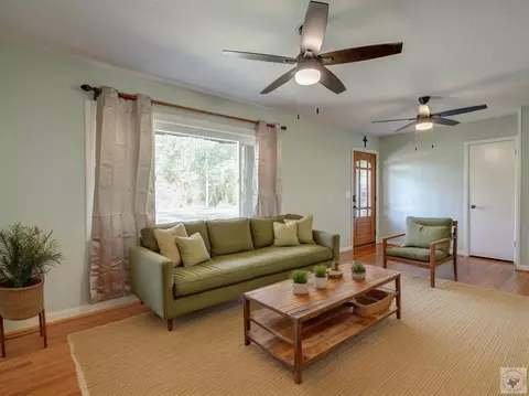 Living - 6 E Avenue E Hooks Tx 75561, Hooks, TX 75561 photo 3 of 5
