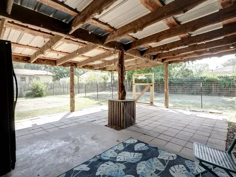 Exterior - 6 E Avenue E Hooks Tx 75561, Hooks, TX 75561 photo 2 of 10