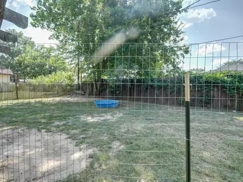 Exterior - 6 E Avenue E Hooks Tx 75561, Hooks, TX 75561 photo 6 of 10