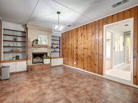 Living - 6 E Avenue E Hooks Tx 75561, Hooks, TX 75561 photo 1 of 5