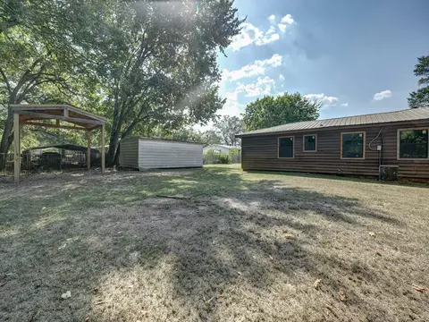 Exterior - 6 E Avenue E Hooks Tx 75561, Hooks, TX 75561 photo 9 of 10