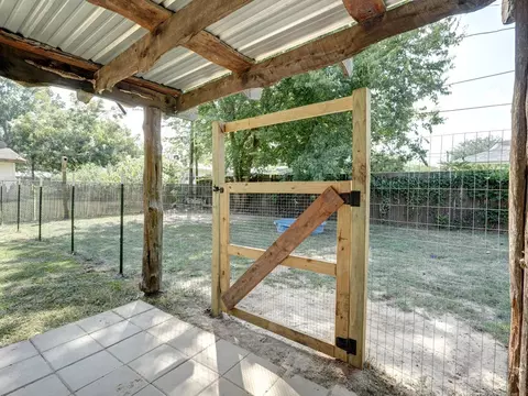 Exterior - 6 E Avenue E Hooks Tx 75561, Hooks, TX 75561 photo 5 of 10