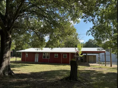 439 Ave P Hooks Tx 75561, Hooks, TX 75561