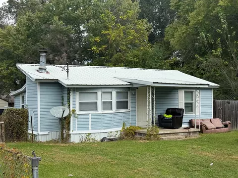 603 E Ave D Hooks Tx 75561, Hooks, TX 75561