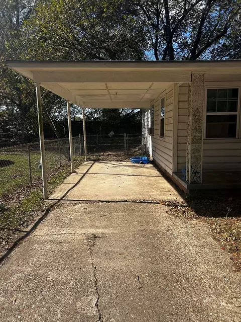 Exterior - 109 E 7th Street Hooks Tx 75561, Hooks, TX 75561 photo 6 of 6