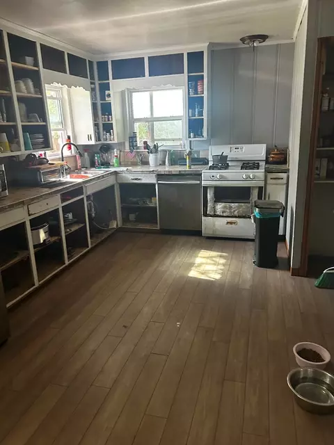 Kitchen - 109 E 7th Street Hooks Tx 75561, Hooks, TX 75561 photo 1 of 1