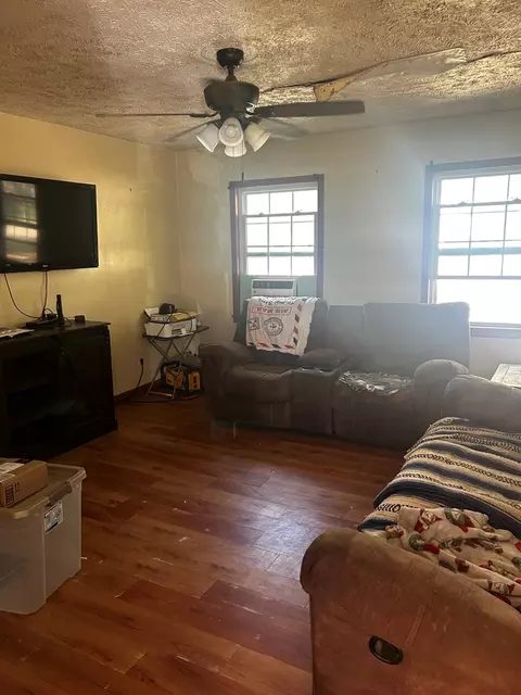 Living - 109 E 7th Street Hooks Tx 75561, Hooks, TX 75561 photo 1 of 2