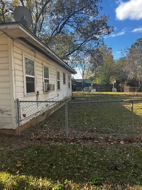 Exterior - 109 E 7th Street Hooks Tx 75561, Hooks, TX 75561 photo 3 of 6