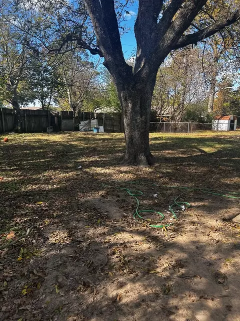 Exterior - 109 E 7th Street Hooks Tx 75561, Hooks, TX 75561 photo 4 of 6