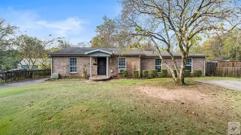 203 Madison Dr Texarkana Tx 75501, Texarkana, TX 75501