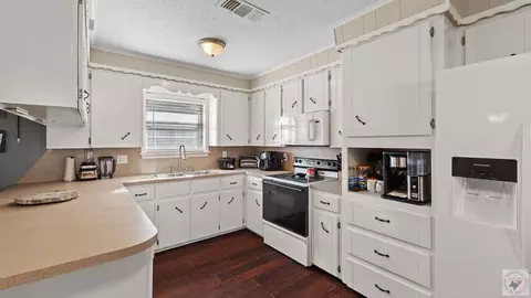 Kitchen - 305 13th Ashdown Ar 71822, Ashdown, AR 71822 photo 1 of 2