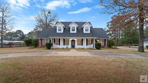 135 White Oak Pl Texarkana Tx 75501, Texarkana, TX 75501