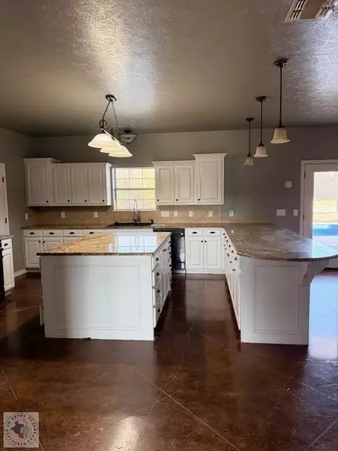 Kitchen - 5220 Ware St Texarkana Ar 71854, Texarkana, AR 71854 photo 5 of 5