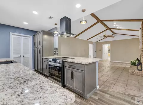 Kitchen - 19 Downing Dr Texarkana Ar 71854, Texarkana, AR 71854 photo 1 of 3