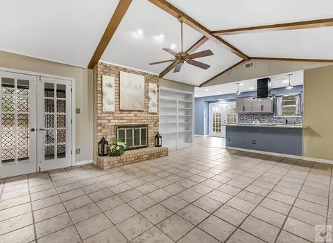 Living - 19 Downing Dr Texarkana Ar 71854, Texarkana, AR 71854 photo 1 of 7