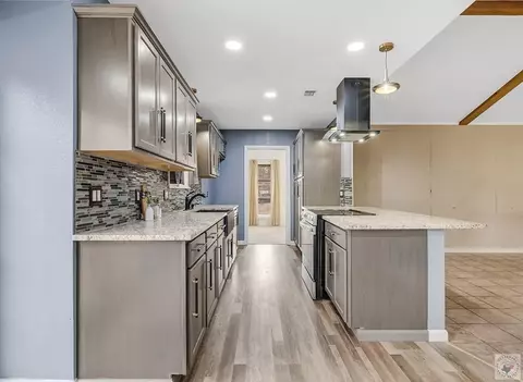 Kitchen - 19 Downing Dr Texarkana Ar 71854, Texarkana, AR 71854 photo 3 of 3