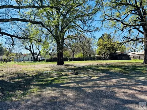 704 E Ave E Hooks Tx 75561, Hooks, TX 75561 photo 4