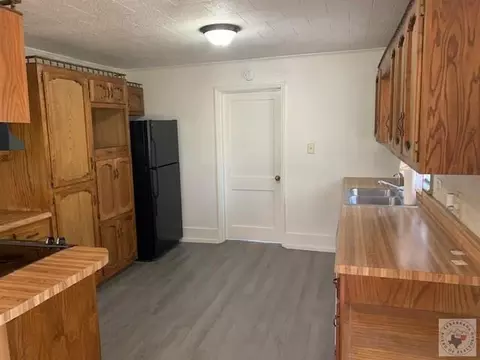 Kitchen - 207 Marshall Hooks Tx 75561, Hooks, TX 75561 photo 1 of 4