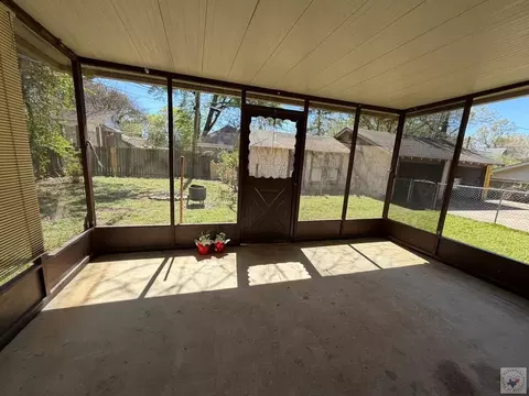 Exterior - 300 E 20th Texarkana Ar 71854, Texarkana, AR 71854 photo 10 of 11