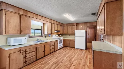 Kitchen - 1608 Goodwin Rd Hooks Tx 75561, Hooks, TX 75561 photo 1 of 3