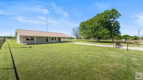 Exterior - 1608 Goodwin Rd Hooks Tx 75561, Hooks, TX 75561 photo 4 of 9