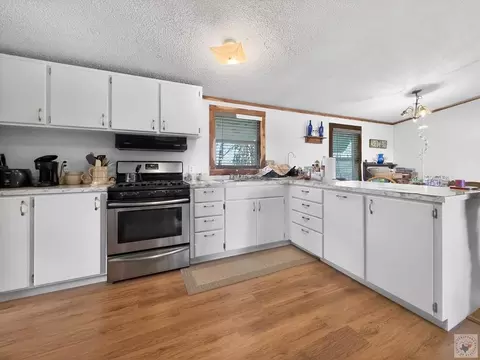 Kitchen - 9523 Old Post Rd Texarkana Ar 71854, Texarkana, AR 71854 photo 2 of 3