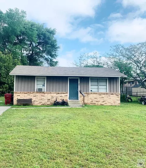 301 Marietta St Queen City Tx 75572, Queen City, TX 75572