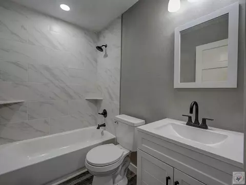 Bath - 6 Reed Cir Hooks Tx 75561, Hooks, TX 75561 photo 1 of 1
