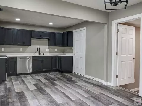 Kitchen - 6 Reed Cir Hooks Tx 75561, Hooks, TX 75561 photo 3 of 4