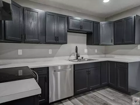 Kitchen - 6 Reed Cir Hooks Tx 75561, Hooks, TX 75561 photo 2 of 4
