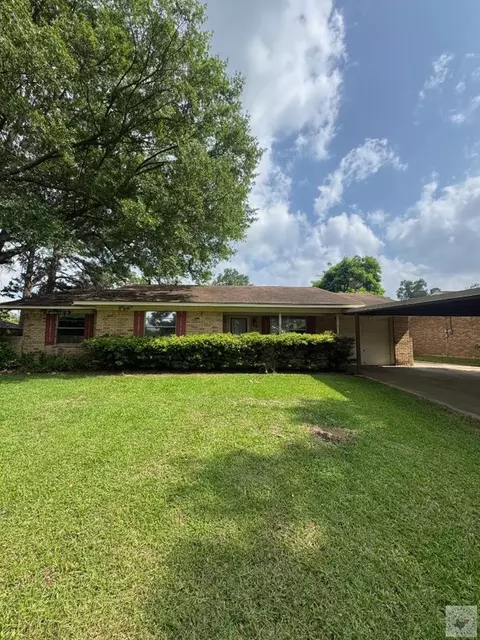 120 E Greenfield Wake Village Tx 75501, Wake Village, TX 75501