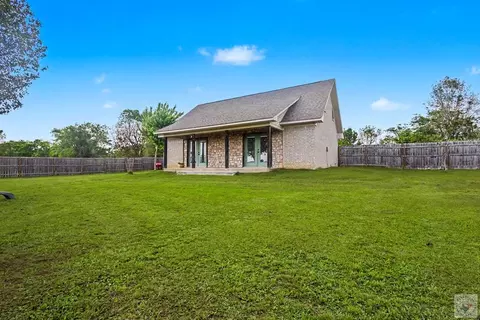 100 Briggs Place Dekalb Tx 75559, De Kalb, TX 75559