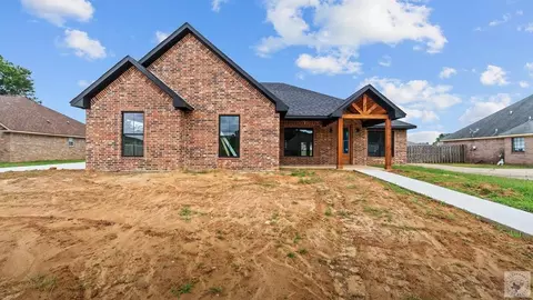 175 Corley Cir Wake Village Tx 75501, Wake Village, TX 75501