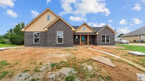 152 Corley Cir Wake Village Tx 75501, Wake Village, TX 75501