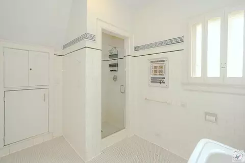 Bath - 904 E 12th St Texarkana Ar 71854, Texarkana, AR 71854 photo 3 of 5