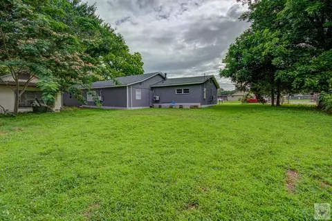 Exterior - 405 E 5th St Hooks Tx 75561, Hooks, TX 75561 photo 3 of 3