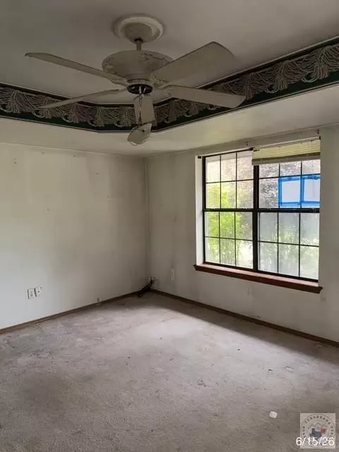 Bedroom - 5002 Fm1398 Hooks Tx 75561, Hooks, TX 75561 photo 5 of 5