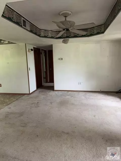 Living - 5002 Fm1398 Hooks Tx 75561, Hooks, TX 75561 photo 1 of 1