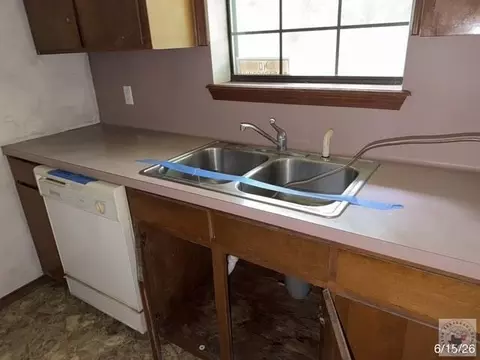 Kitchen - 5002 Fm1398 Hooks Tx 75561, Hooks, TX 75561 photo 3 of 3