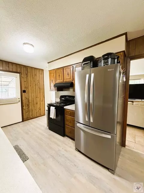 Kitchen - 1121-1123 E 18th Texarkana Ar 71854, Texarkana, AR 71854 photo 2 of 4
