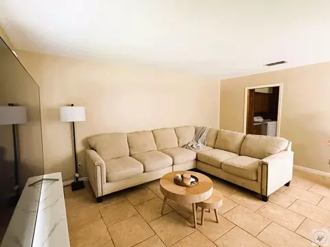 Living - 1121-1123 E 18th Texarkana Ar 71854, Texarkana, AR 71854 photo 2 of 3