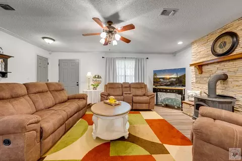 Living - 4512 Fm 114 Avery Tx 75554, Avery, TX 75554 photo 5 of 5