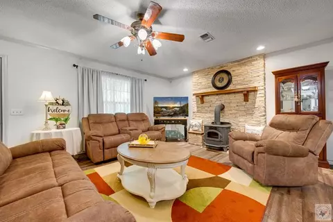 Living - 4512 Fm 114 Avery Tx 75554, Avery, TX 75554 photo 3 of 5