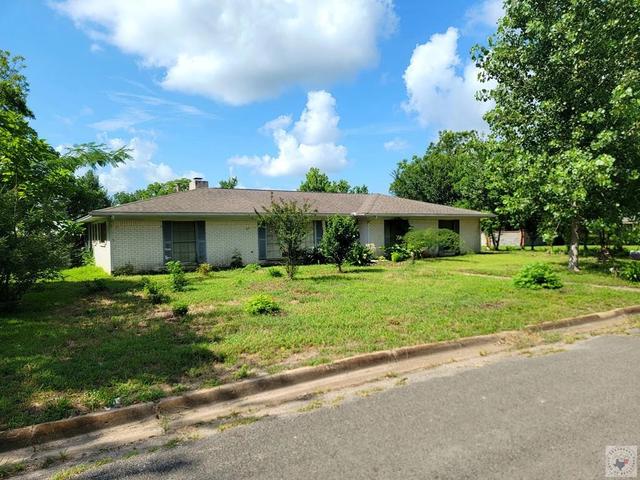 706 W Fourth Clarksville Tx 75426, Clarksville, TX 75426