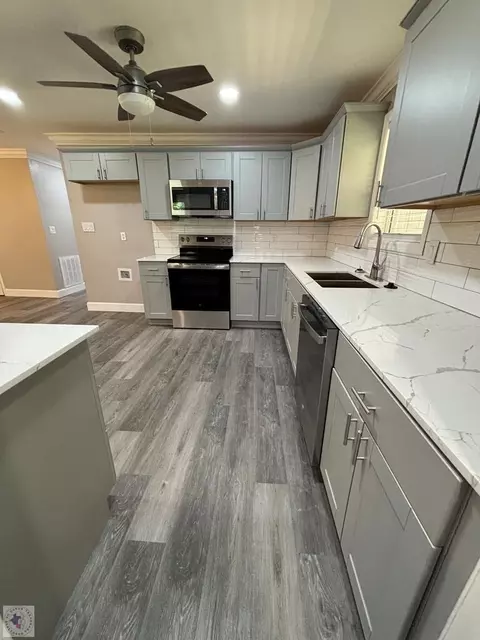 Kitchen - 170 Manning Rd Hooks Tx 75561, Hooks, TX 75561 photo 3 of 3
