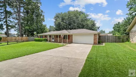 220 Edgewood Cir Wake Village Tx 75501, Wake Village, TX 75501