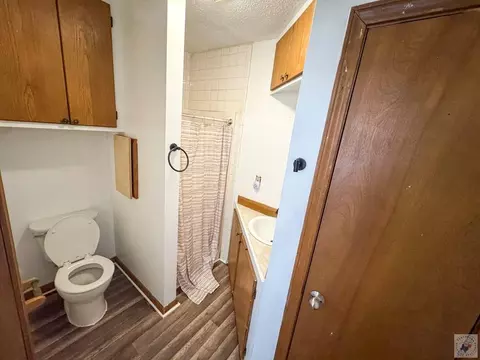 Bath - 801 E 12th St Hooks Tx 75561, Hooks, TX 75561 photo 1 of 2