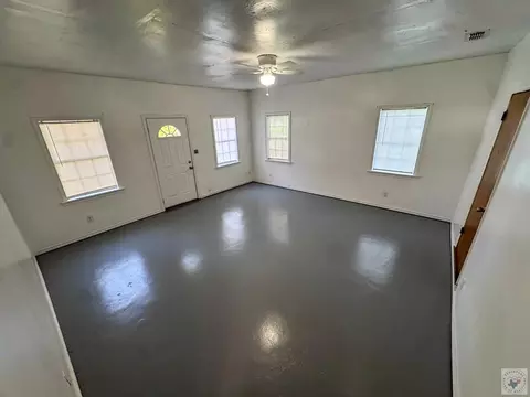 Living - 801 E 12th St Hooks Tx 75561, Hooks, TX 75561 photo 1 of 3