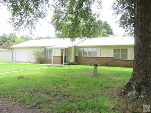 Exterior - 245 E Us Hwy 82 Avery Tx 75554, Avery, TX 75554 photo 2 of 9